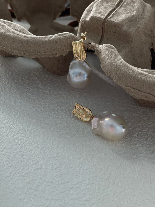 ✨ Textured Water Ripple Baroque Pearl Drop Earrings ✨