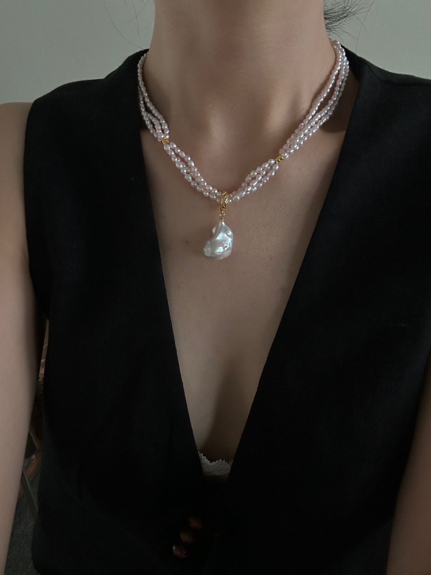 ✨ Triple Layer Pink Baroque Pearl Necklace 18K Gold Plated