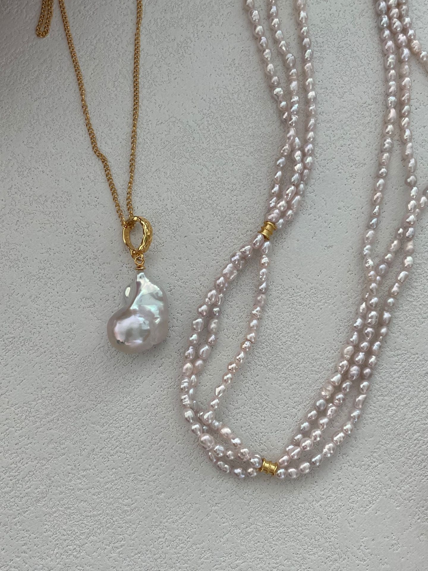✨ Triple Layer Pink Baroque Pearl Necklace 18K Gold Plated